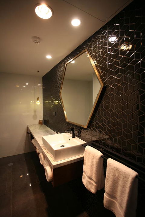 Ellen Hotel - Tourism Cairns 25