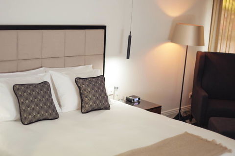Ellen Hotel - Tourism Cairns 10
