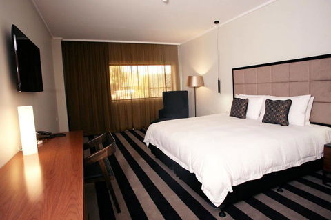 Ellen Hotel - Tourism Cairns 7