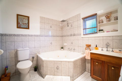 Ruby\'s Cottage - Tourism Cairns 6