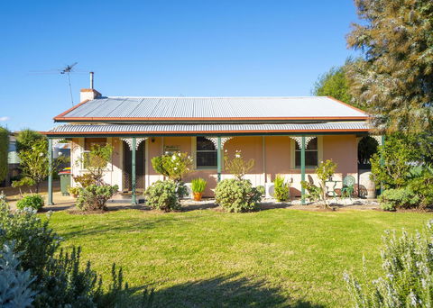 Ruby\'s Cottage - Tourism Cairns 1