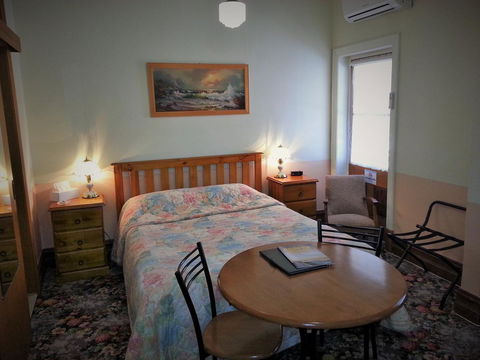 Sonbern Lodge Motel - Tourism Cairns 14