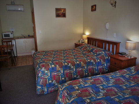 Sonbern Lodge Motel - Tourism Cairns 25