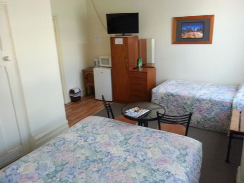 Sonbern Lodge Motel - Tourism Cairns 4