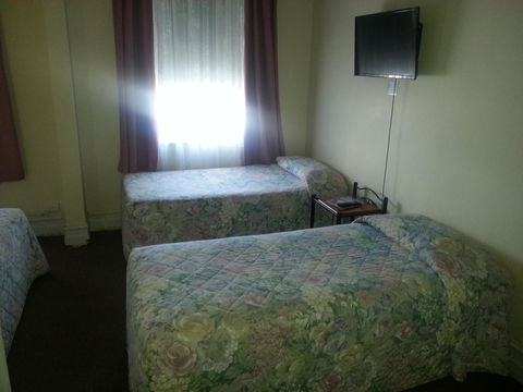 Sonbern Lodge Motel - Tourism Cairns 33