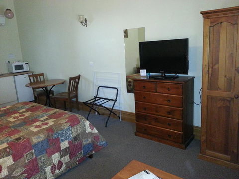 Sonbern Lodge Motel - Tourism Cairns 36