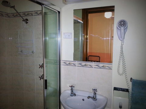 Sonbern Lodge Motel - Tourism Cairns 16