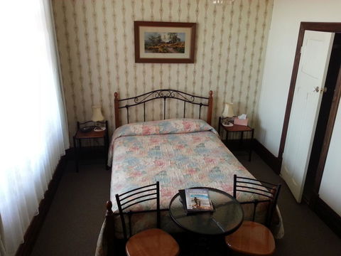 Sonbern Lodge Motel - Tourism Cairns 3