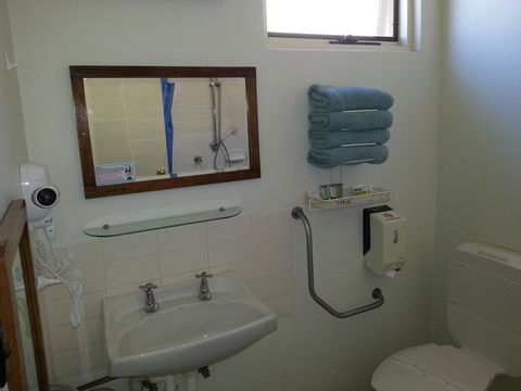 Sonbern Lodge Motel - Tourism Cairns 28