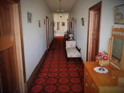 Sonbern Lodge Motel - Tourism Cairns 13