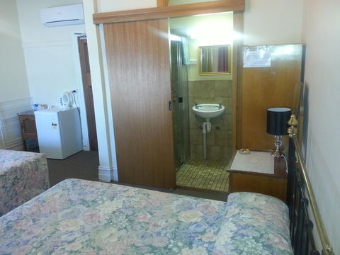 Sonbern Lodge Motel - Tourism Cairns 32