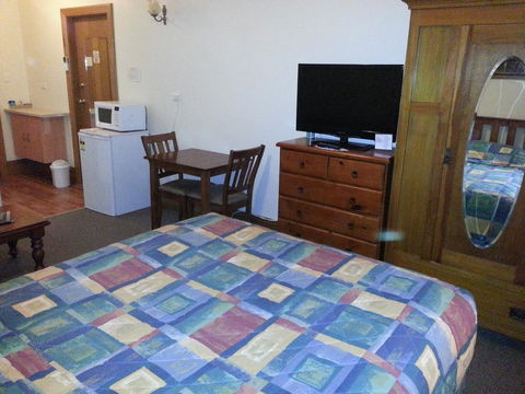 Sonbern Lodge Motel - Tourism Cairns 23