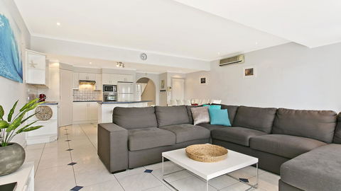Salt Waterfront Apartment - Tourism Cairns 8