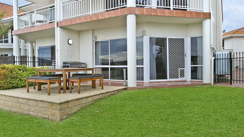 Salt Waterfront Apartment - Tourism Cairns 6