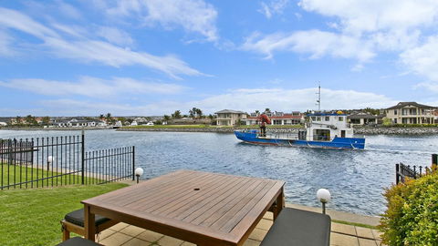 Salt Waterfront Apartment - Tourism Cairns 0