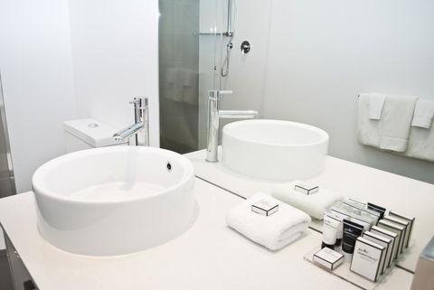 Mawson Lakes Hotel - Tourism Cairns 4