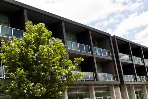 Mawson Lakes Hotel - Tourism Cairns 1