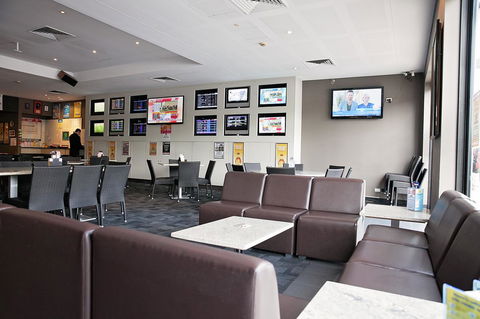Mawson Lakes Hotel - Tourism Cairns 19