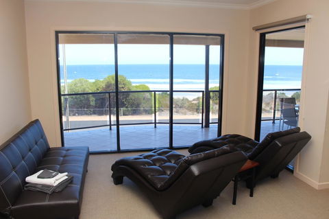 The Lighthouse - Beachfront Accommodation - Tourism Cairns 5