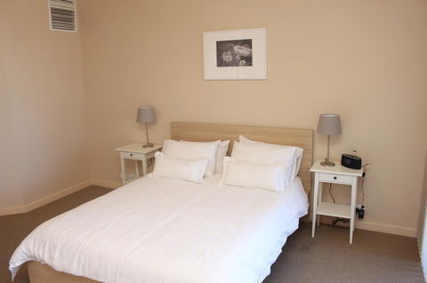 The Lighthouse - Beachfront Accommodation - Tourism Cairns 6
