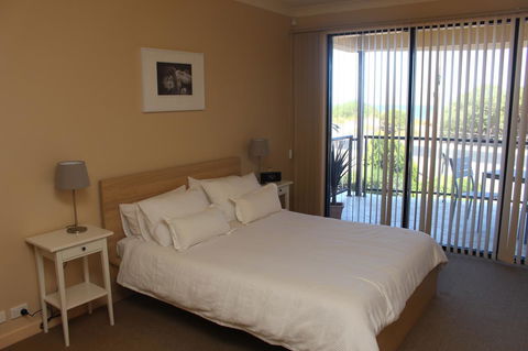 The Lighthouse - Beachfront Accommodation - Tourism Cairns 1