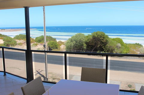 The Lighthouse - Beachfront Accommodation - Tourism Cairns 9