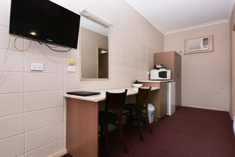 Motel Poinsettia - Tourism Cairns 28