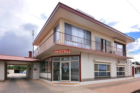Motel Poinsettia - Tourism Cairns 13