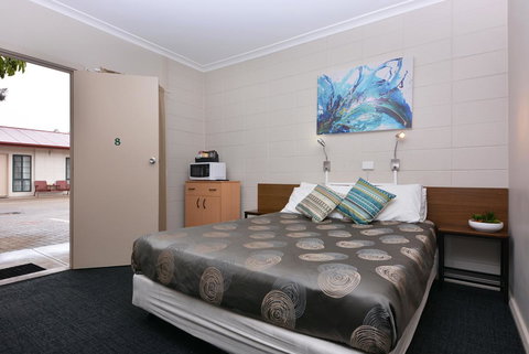 Motel Poinsettia - Tourism Cairns 25