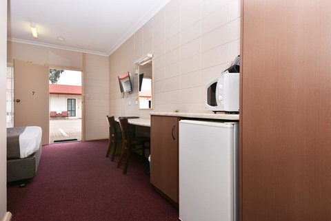 Motel Poinsettia - Tourism Cairns 27