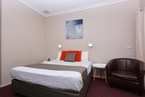Motel Poinsettia - Tourism Cairns 0