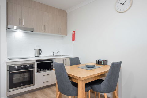 Jurien Bay Motel Apartments - Tourism Cairns 12