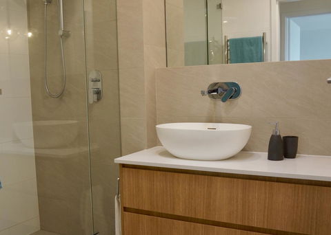 Cottesloe Beachfront Ocean View Apartment - Tourism Cairns 17