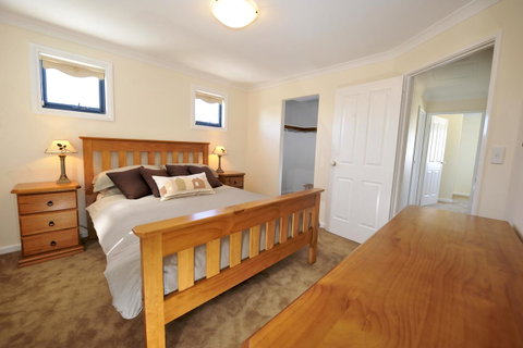 Palm Beach Manor - Tourism Cairns 7
