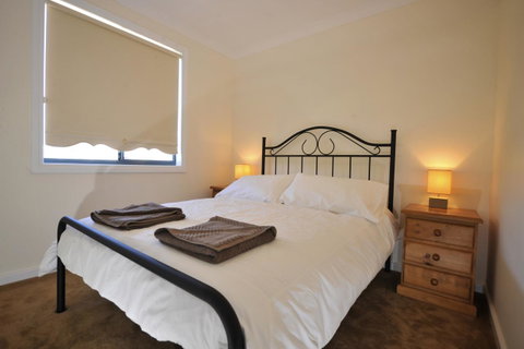 Palm Beach Manor - Tourism Cairns 11