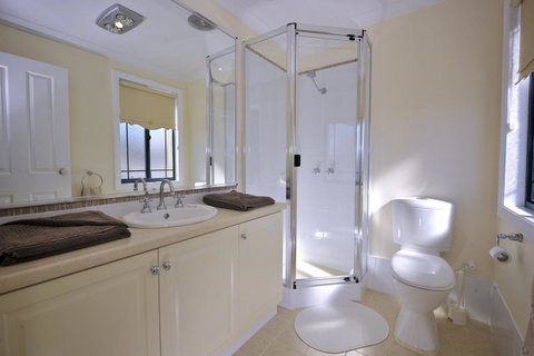 Palm Beach Manor - Tourism Cairns 8