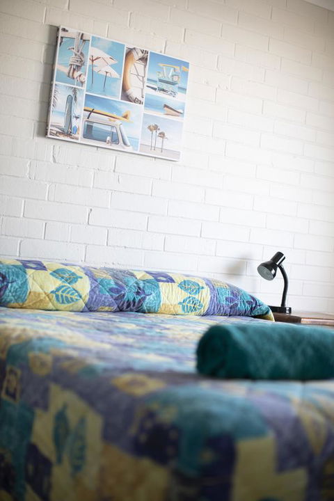 Shark Bay Seafront Apartments - Tourism Cairns 40