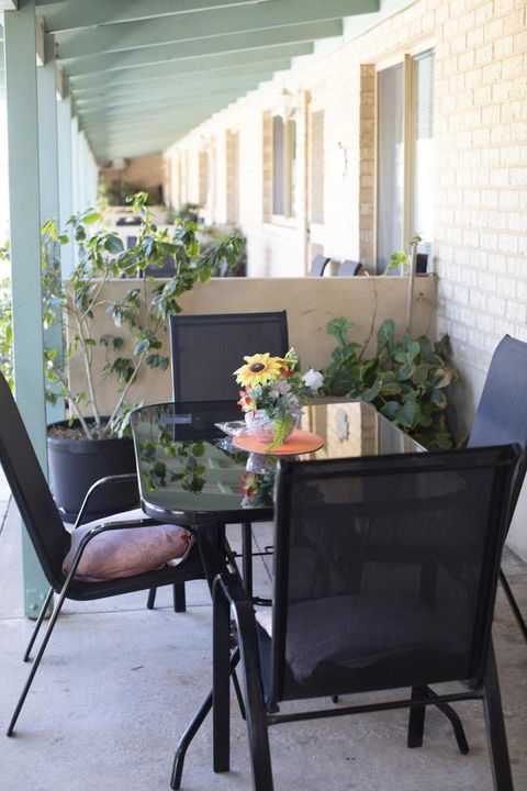 Shark Bay Seafront Apartments - Tourism Cairns 2