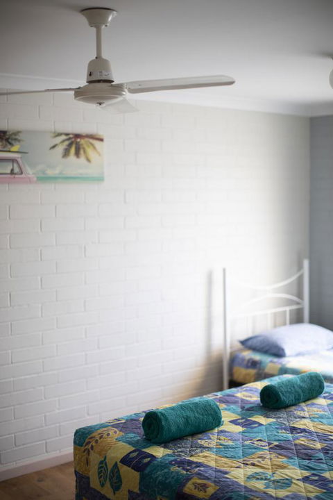 Shark Bay Seafront Apartments - Tourism Cairns 17
