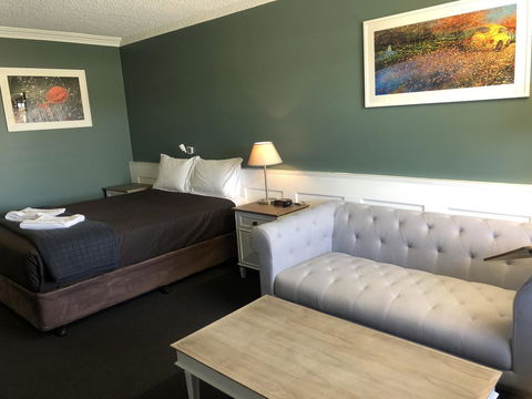 Dog Rock Motel - Tourism Cairns 1