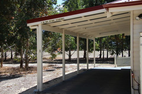 Sapphire Chalets, Augusta - Tourism Cairns 7