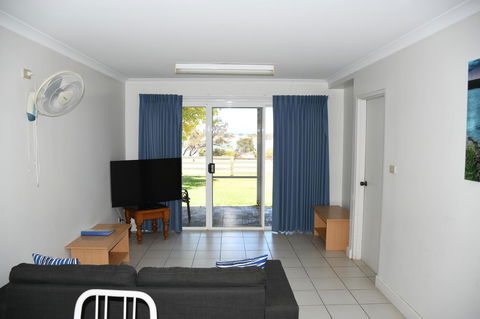 Kalbarri Seafront Villas - Tourism Cairns 7