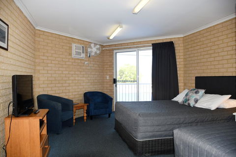 Kalbarri Seafront Villas - Tourism Cairns 26