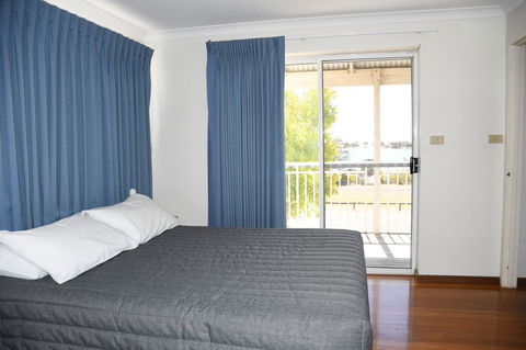 Kalbarri Seafront Villas - Tourism Cairns 2