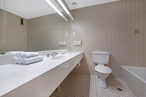 Quality Hotel Ambassador Perth - Tourism Cairns 28