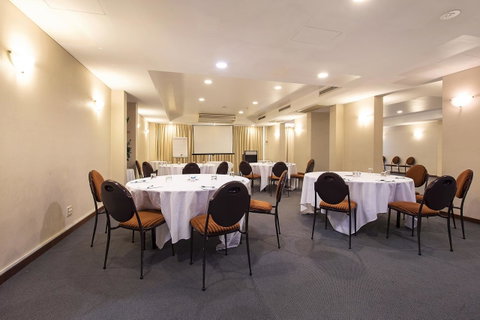 Quality Hotel Ambassador Perth - Tourism Cairns 32