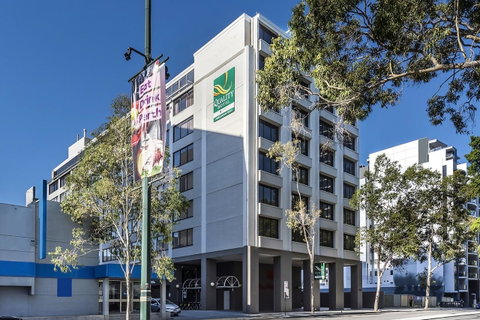 Quality Hotel Ambassador Perth - Tourism Cairns 0