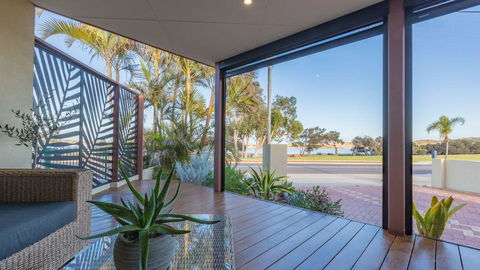 Starboard Views Kalbarri - River Front Apartment - Tourism Cairns 1