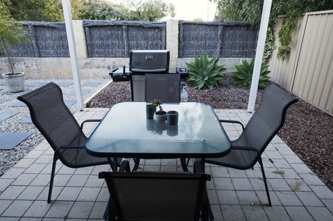 FortyTwo - Oceanside Retreat Busselton - Tourism Cairns 5