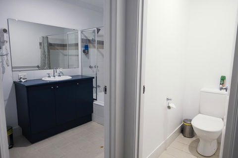 FortyTwo - Oceanside Retreat Busselton - Tourism Cairns 11